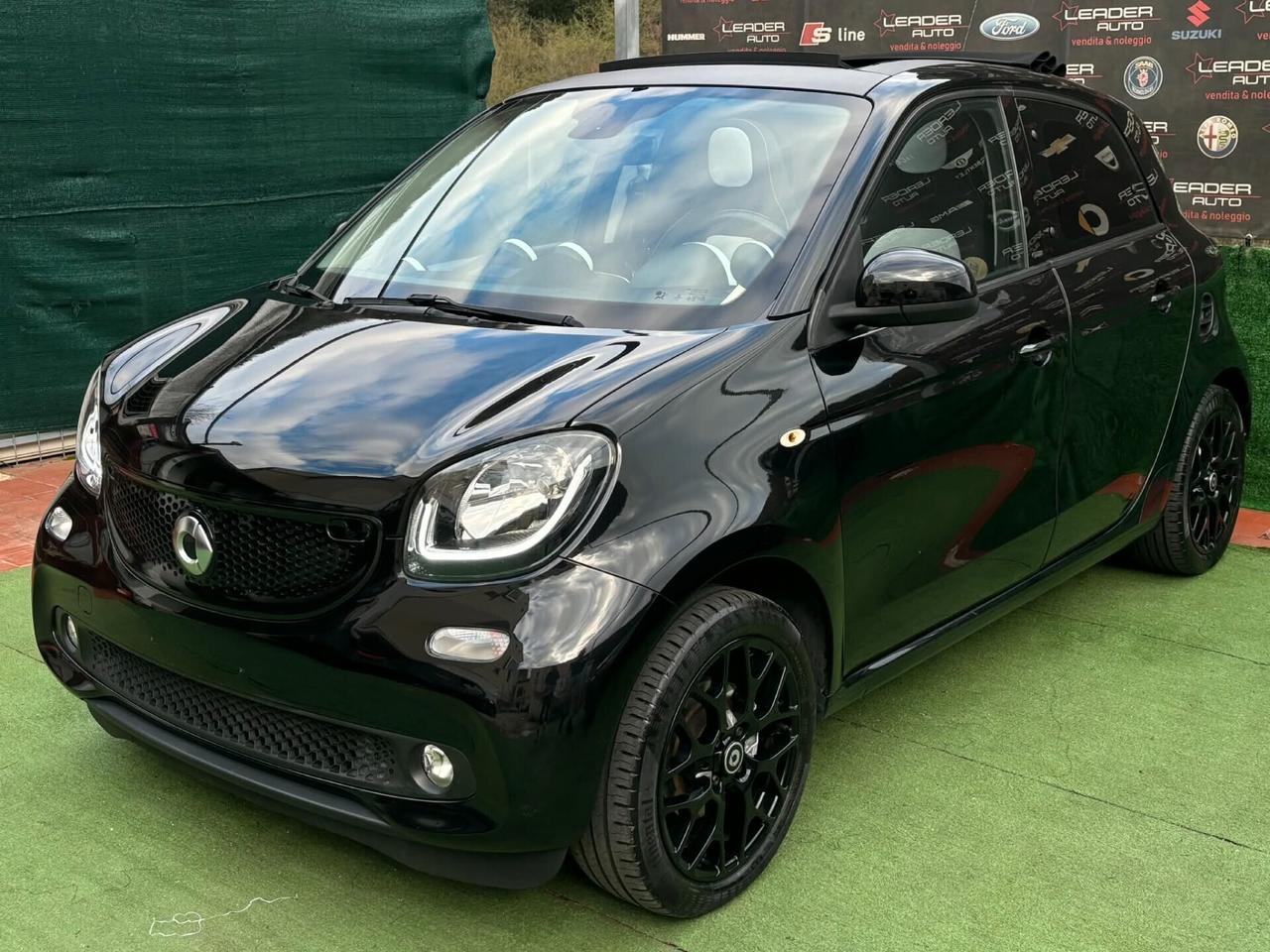 Smart ForFour 1.0 71 CV Total Black Cabrio
