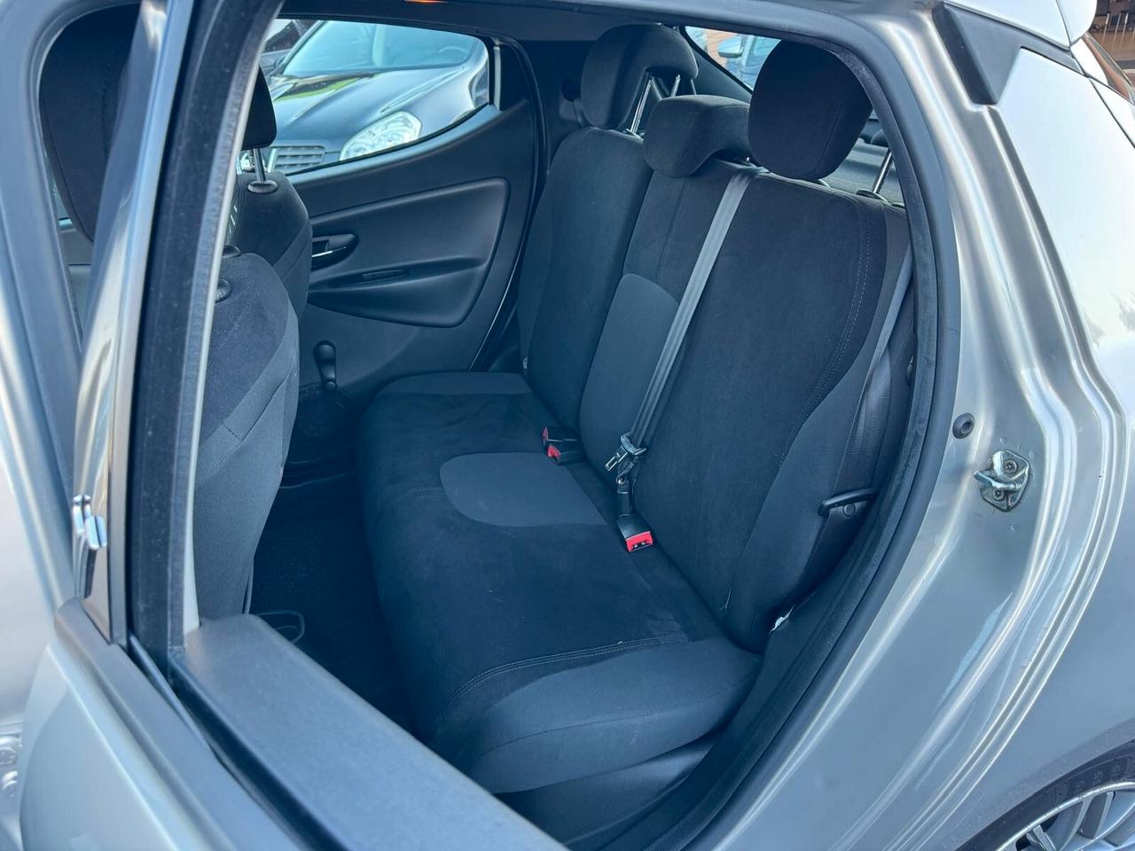 Lancia Ypsilon 1.2 69 CV 5p S&S Platinum 2013