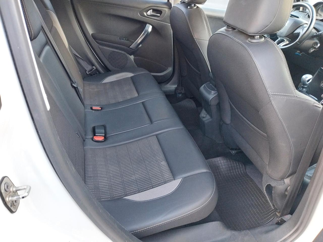PEUGEOT 2008 1.6 DIESEL SOLO 90.000 KM ALLURE 2019