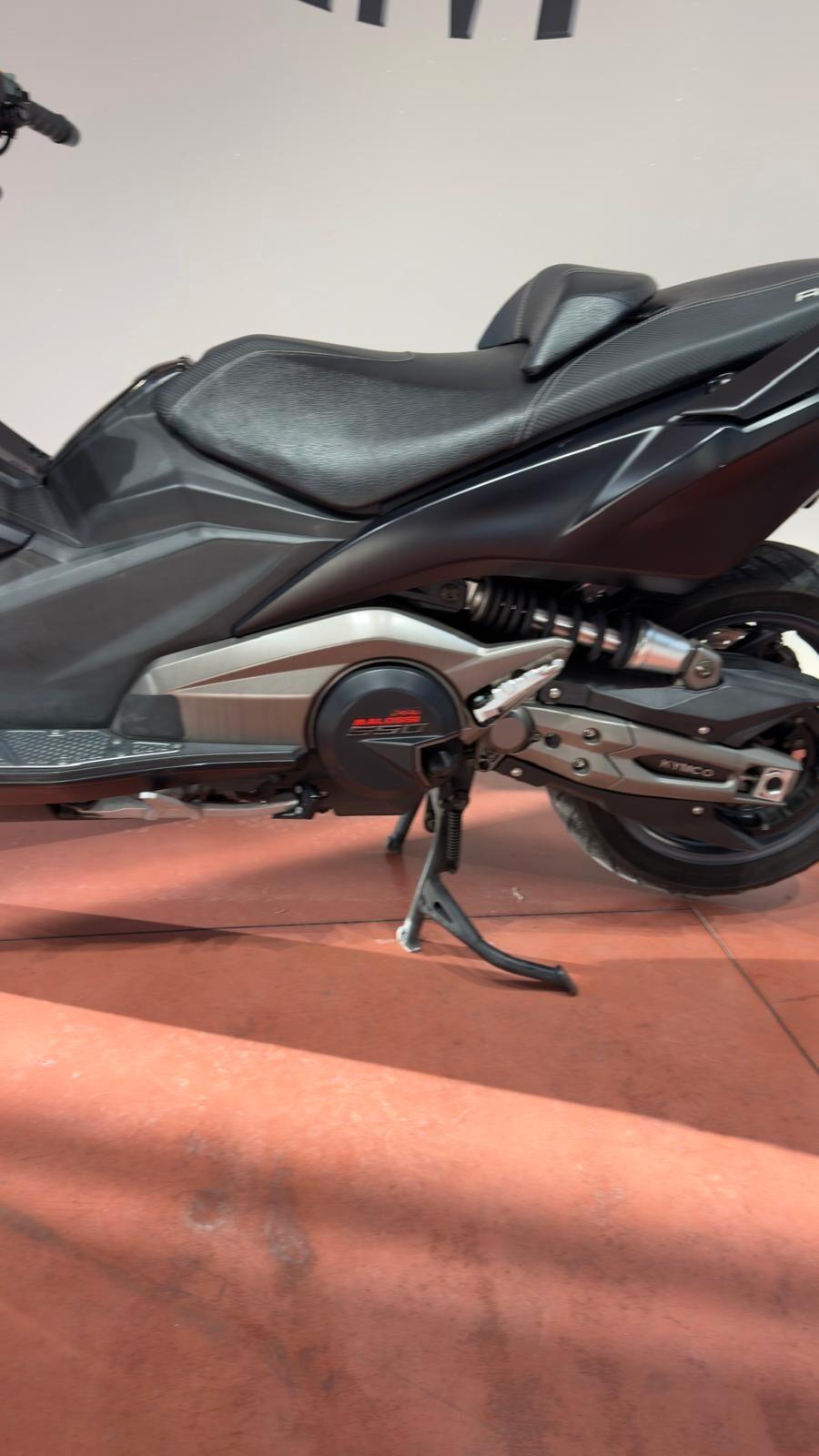 Kymco AK 550