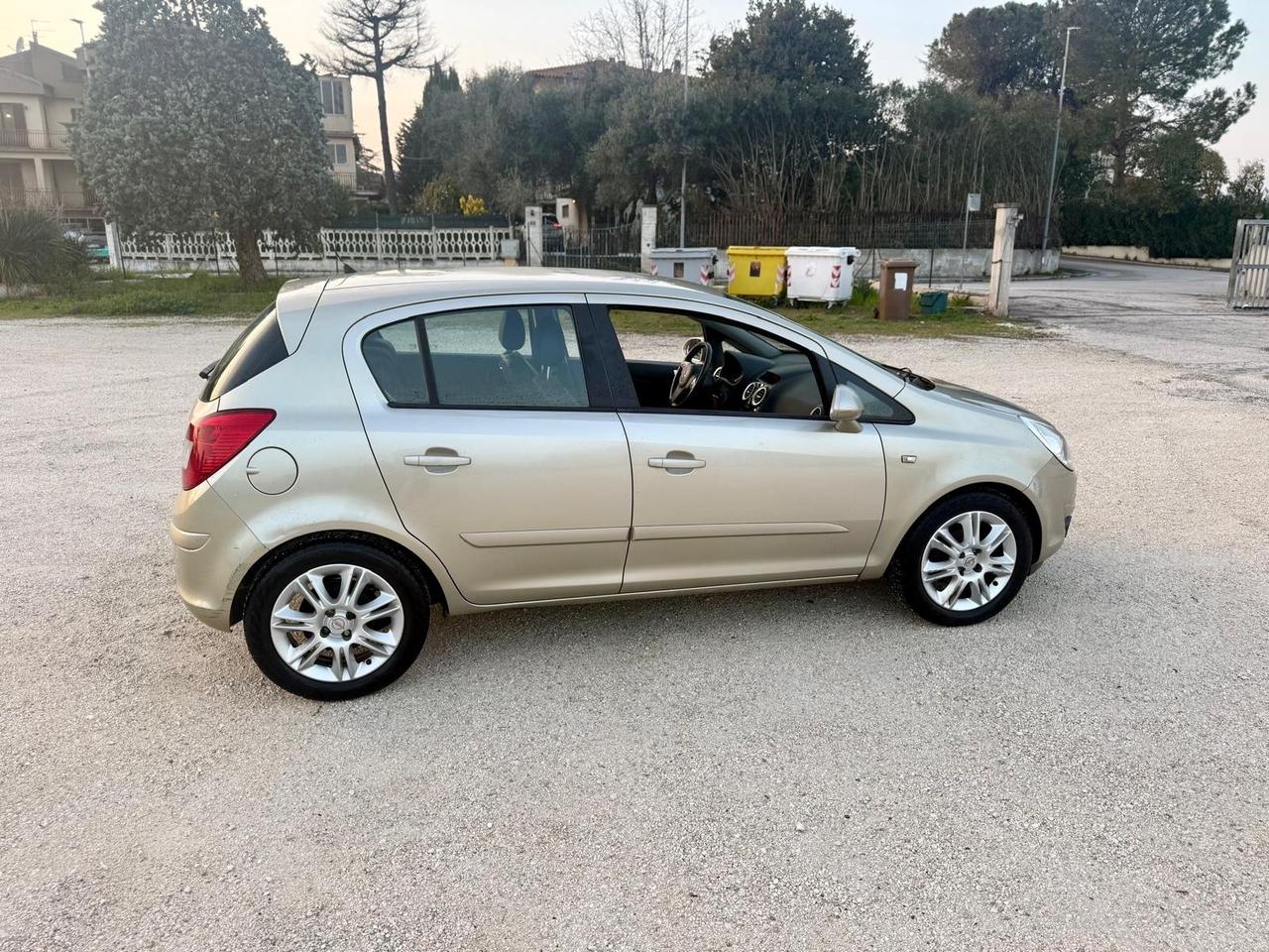 Opel Corsa 1.2 Benzina Metano unipropr. NEOPATENTATi