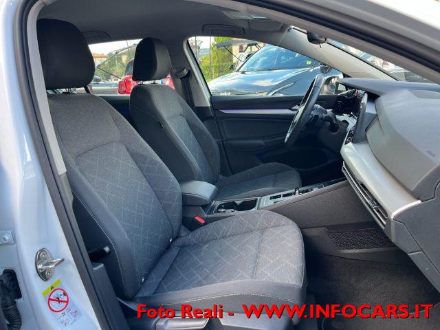 VOLKSWAGEN Golf 1.0 eTSI MHEV EVO DSG Life - PROMO!