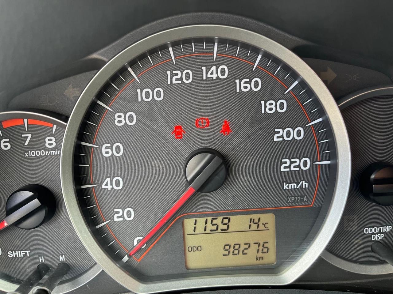 Toyota yaris 5P-1.0 benz-98000km-Full-2012