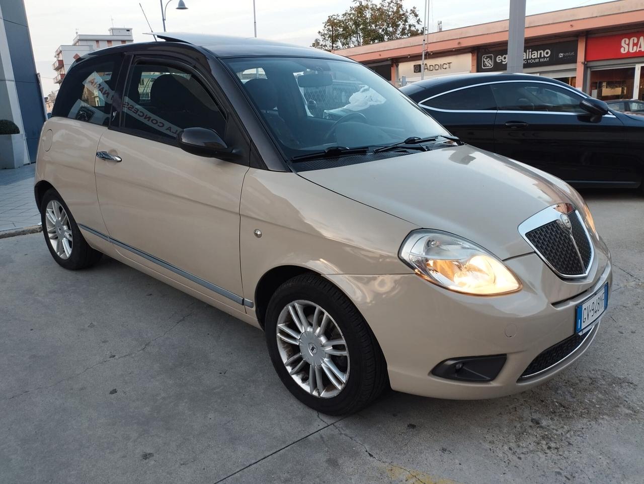 Lancia Ypsilon 1.3 MJT 90 CV Oro Giallo