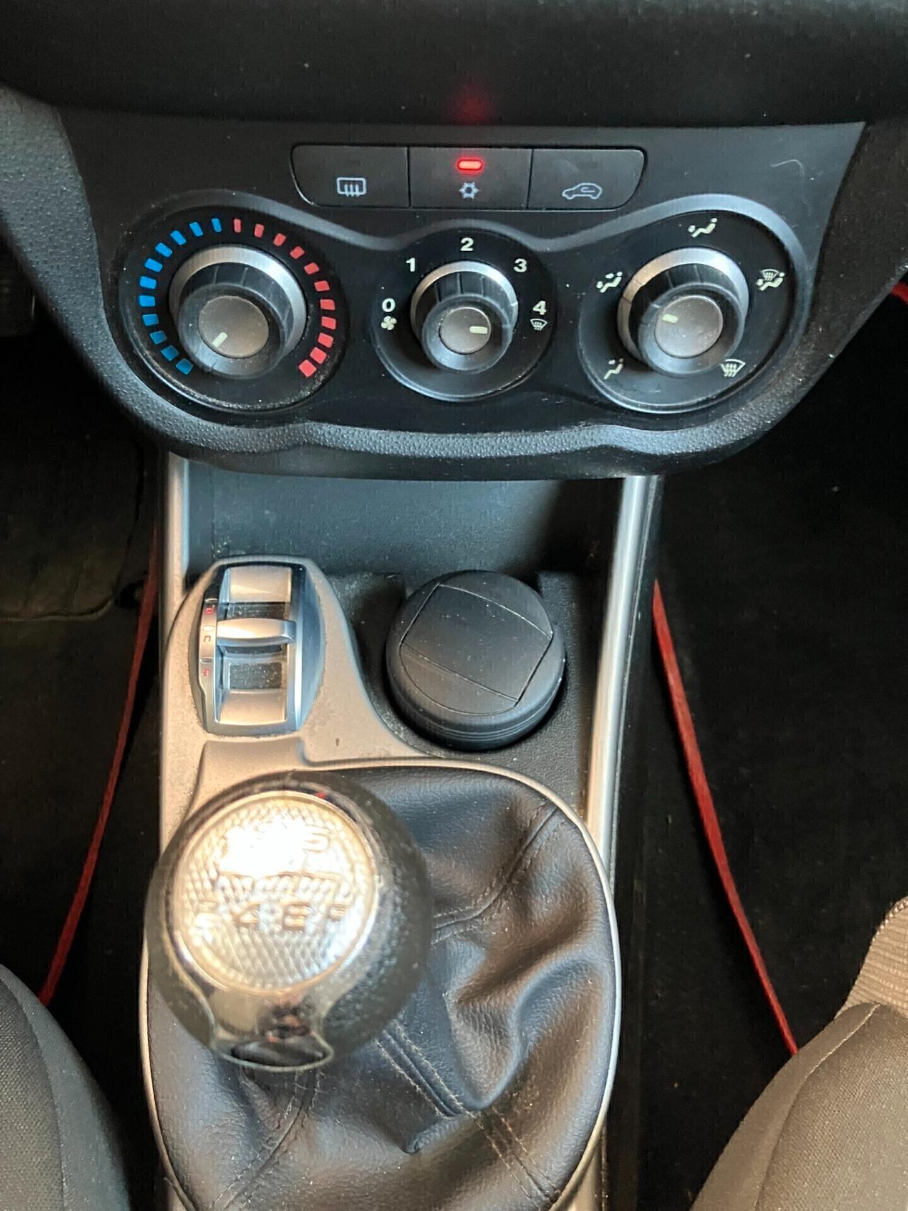 Alfa Romeo MiTo 1.4 NEOPATENTATI Distinctive Sport Pack