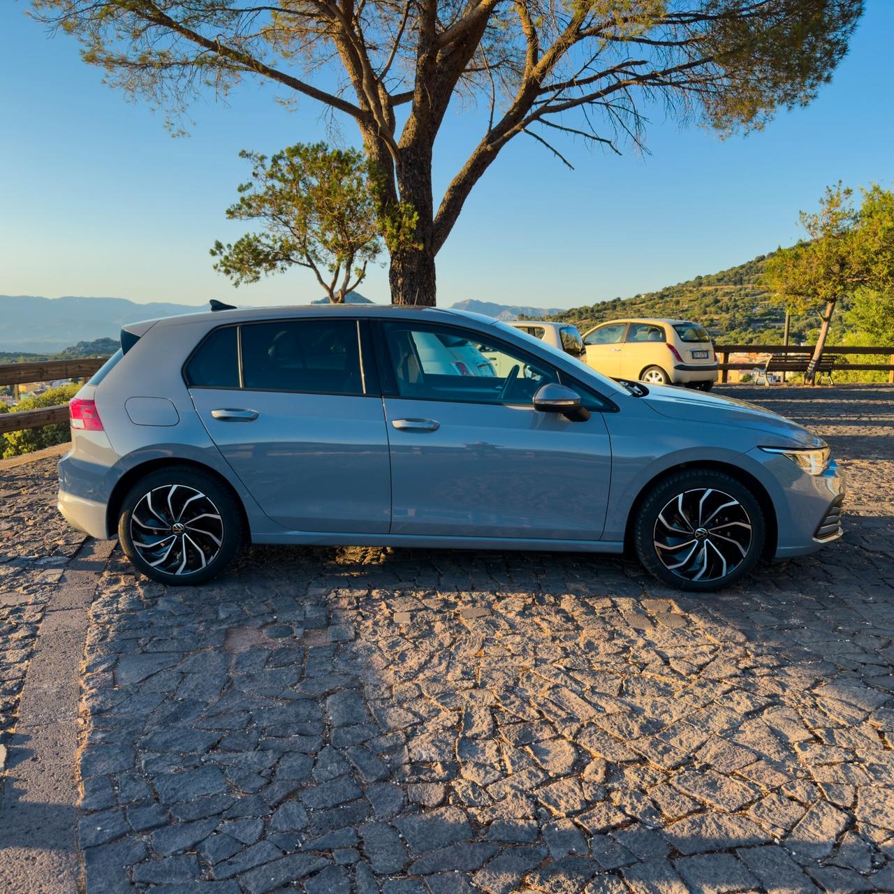 Volkswagen Golf 8 - 2.0 TDI EVO SCR Life - 2022