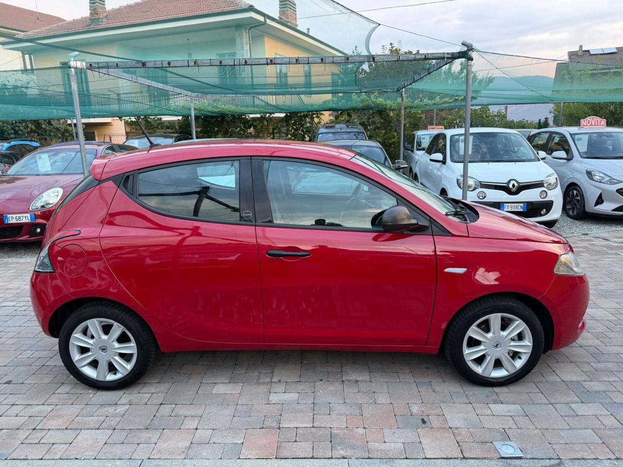 Lancia Ypsilon 1.0 Fire Hybrid Benzina