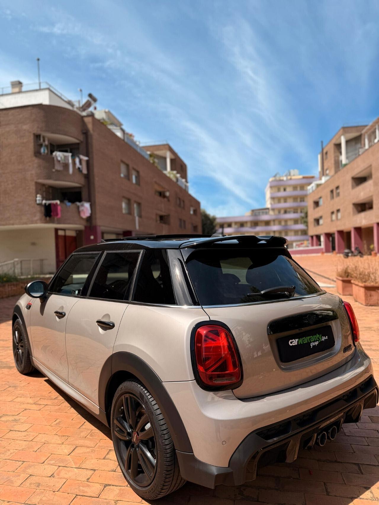 Mini Mini 2.0 John Cooper Works interno ed esterno