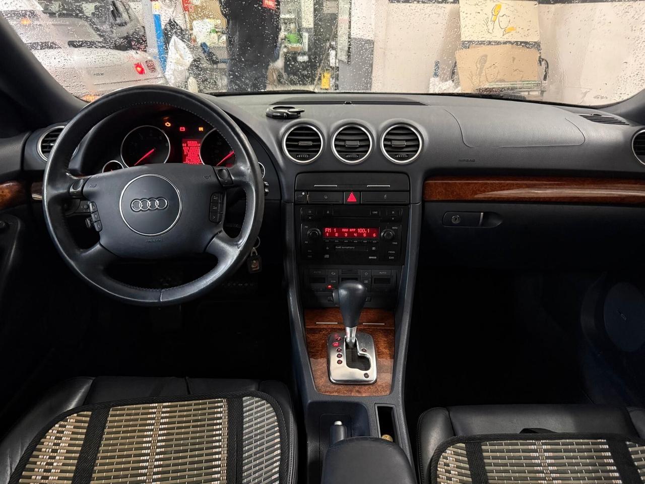 Audi A4 Cabriolet 2.4 V6 30V cat