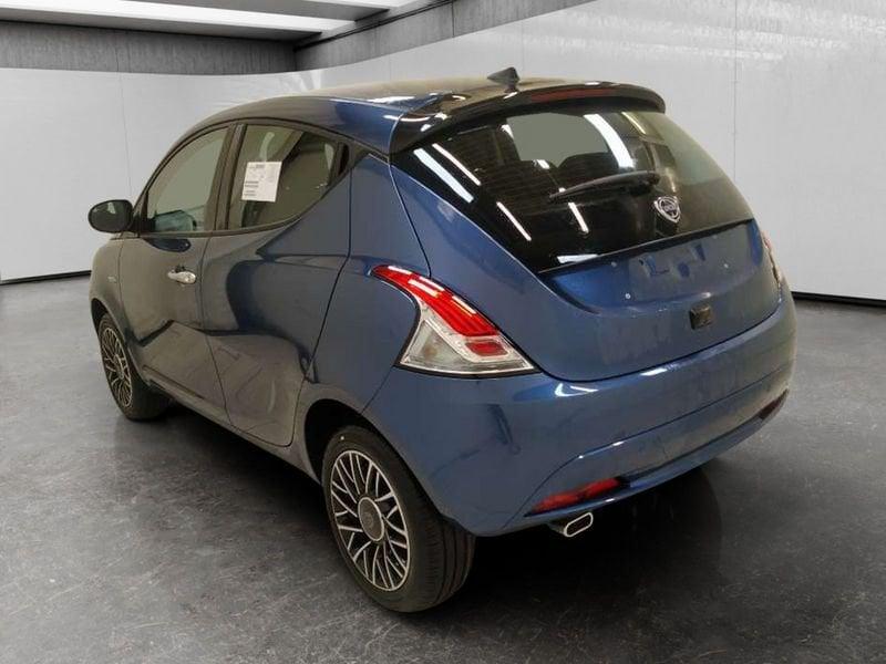 Lancia Ypsilon 1.0 firefly hybrid Platino s&s 70cv