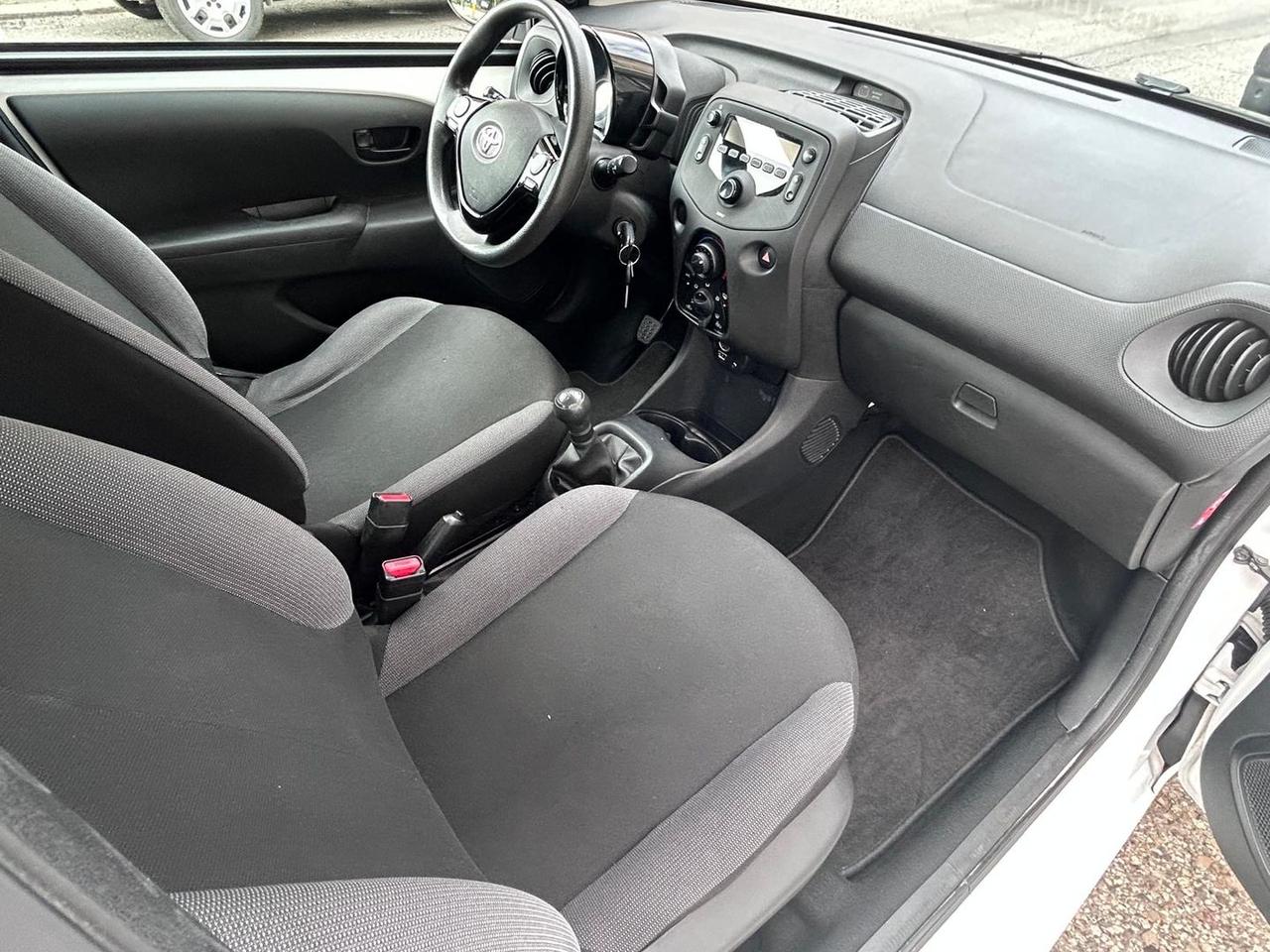 Toyota Aygo X Business 1.0 VVT-i #11773