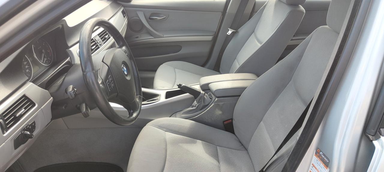 Bmw 320 320d cat Touring Futura da vetrina