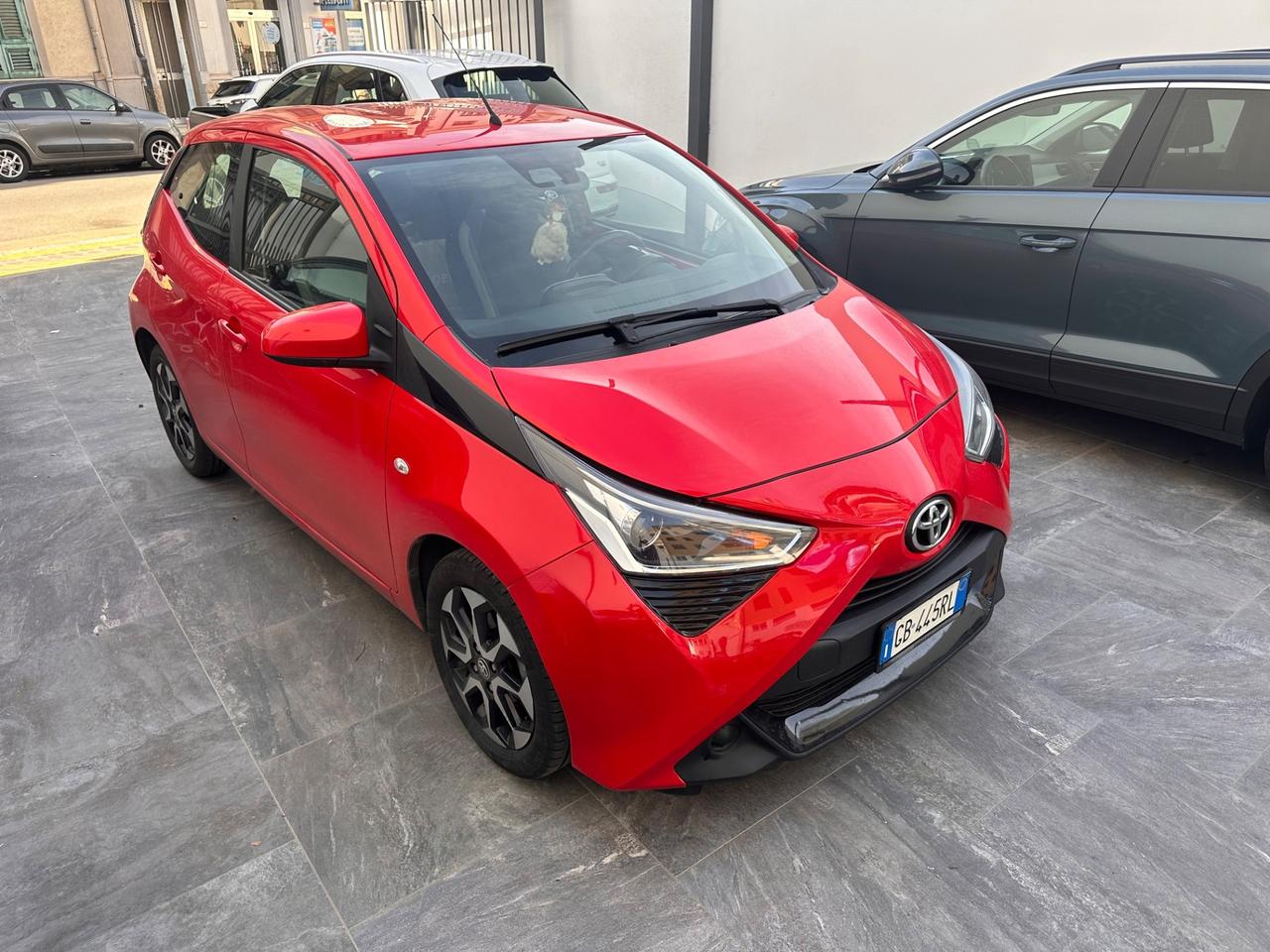 Toyota Aygo Connect 1.0 VVT-i 72 CV 5 porte x-play