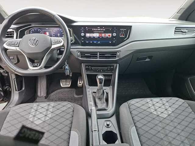 Volkswagen Taigo 1.0TSI 110CV DSG R-Line - NEOPATENTATI