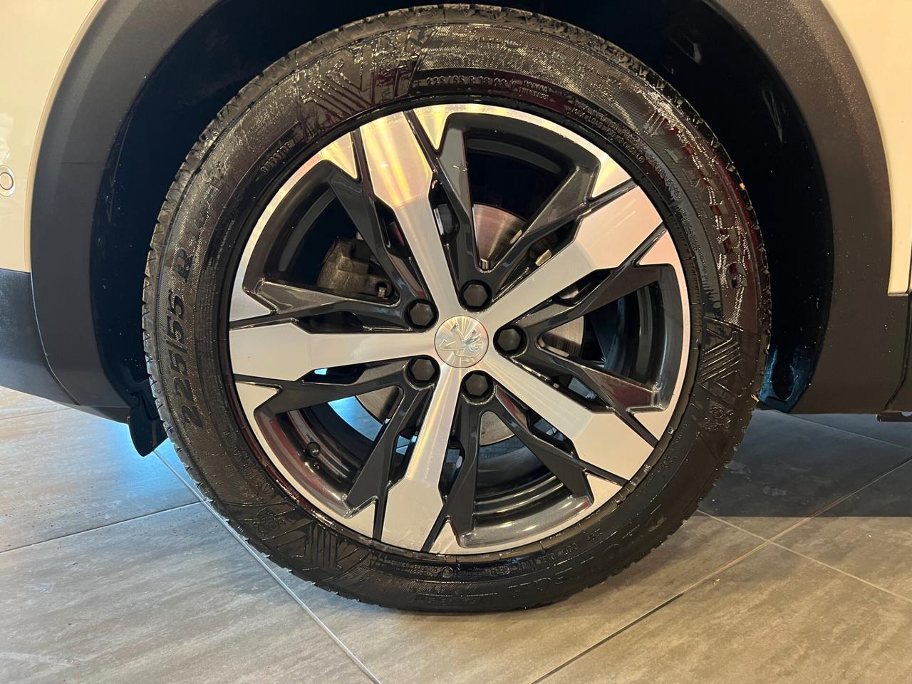 Peugeot 3008 BlueHDi 130 S&S EAT8 Crossway