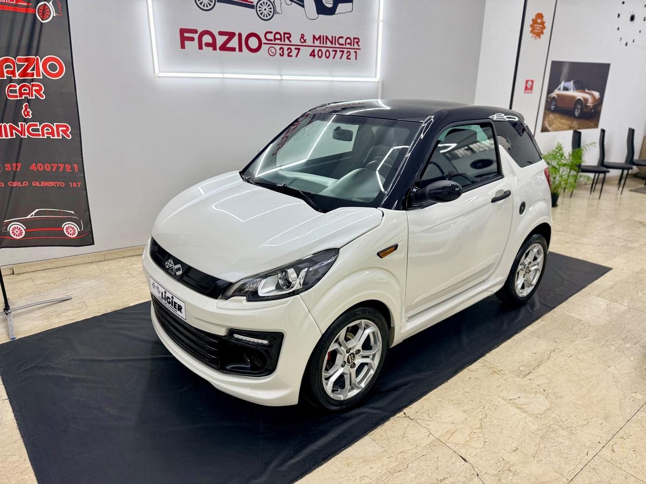 Ligier JS 50 Black & White