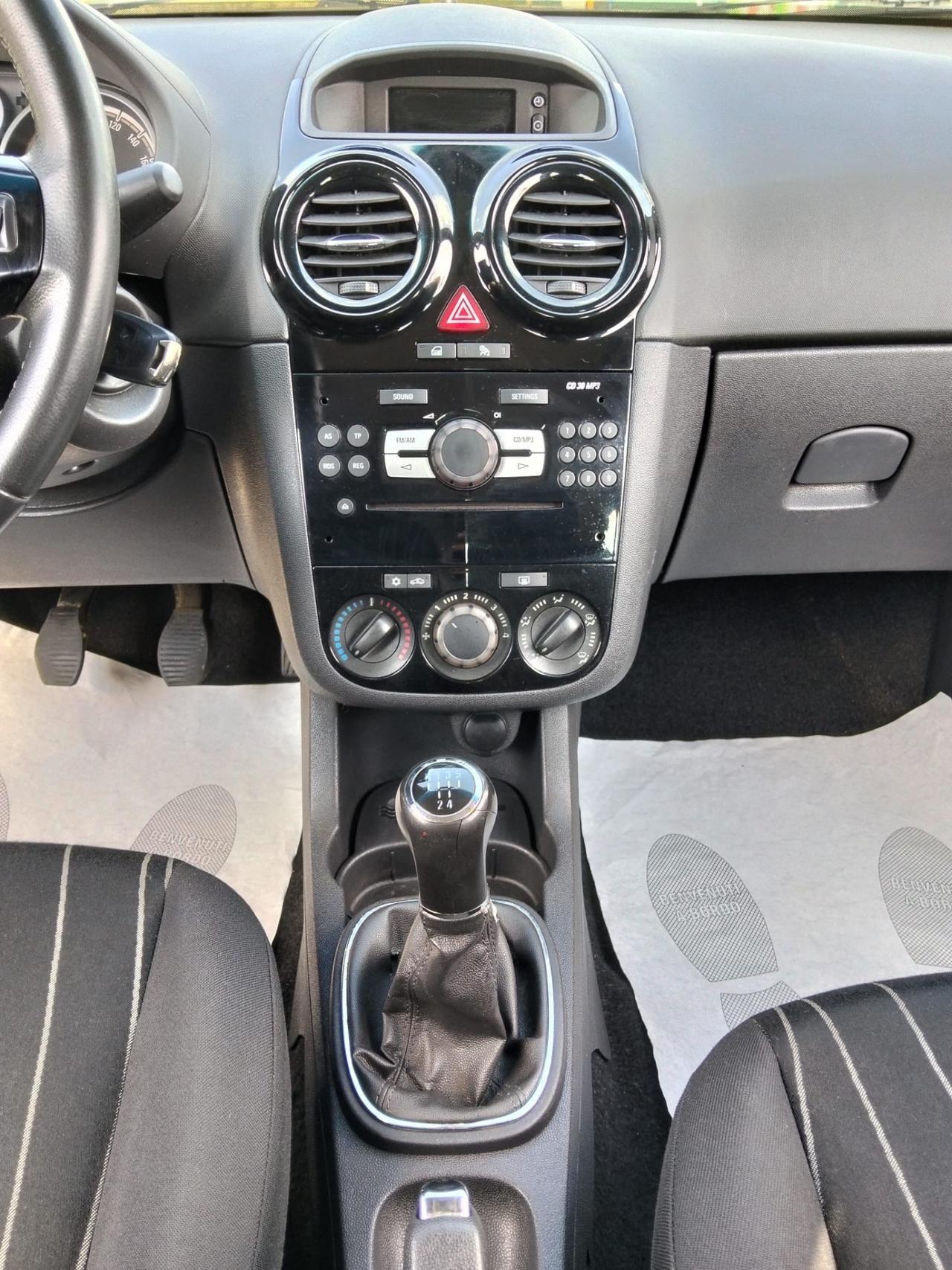 Opel Corsa 1.2 3 porte Club