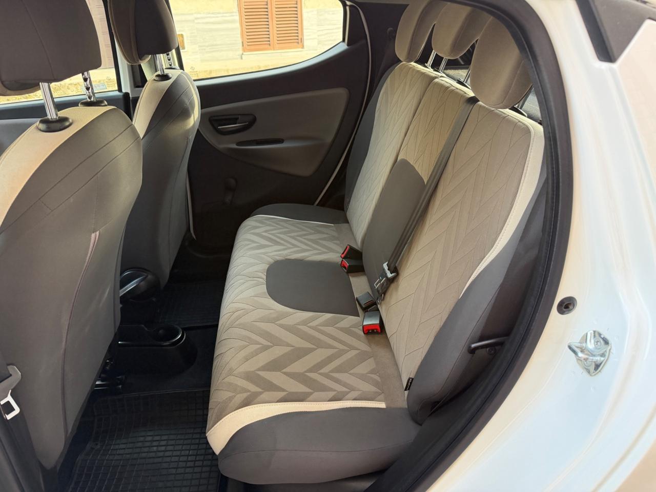 Lancia Ypsilon 1.3 MJT 95 CV 5 porte Gold