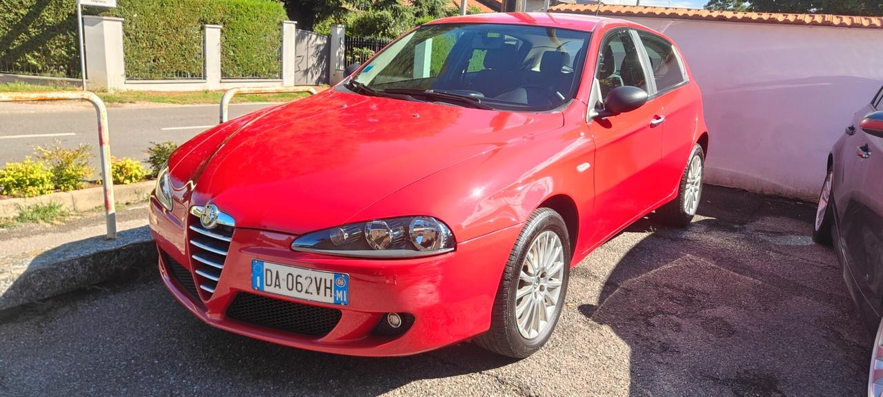 Alfa Romeo 147 1.9 JTD M-JET 16V 3 porte Dist.