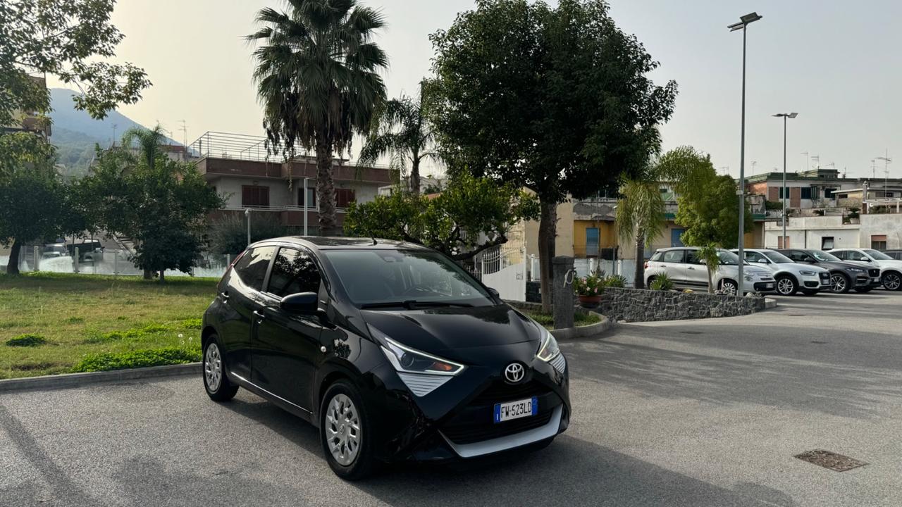 Toyota Aygo Connect 1.0 VVT-i 72 CV 5 porte x-cool MMT