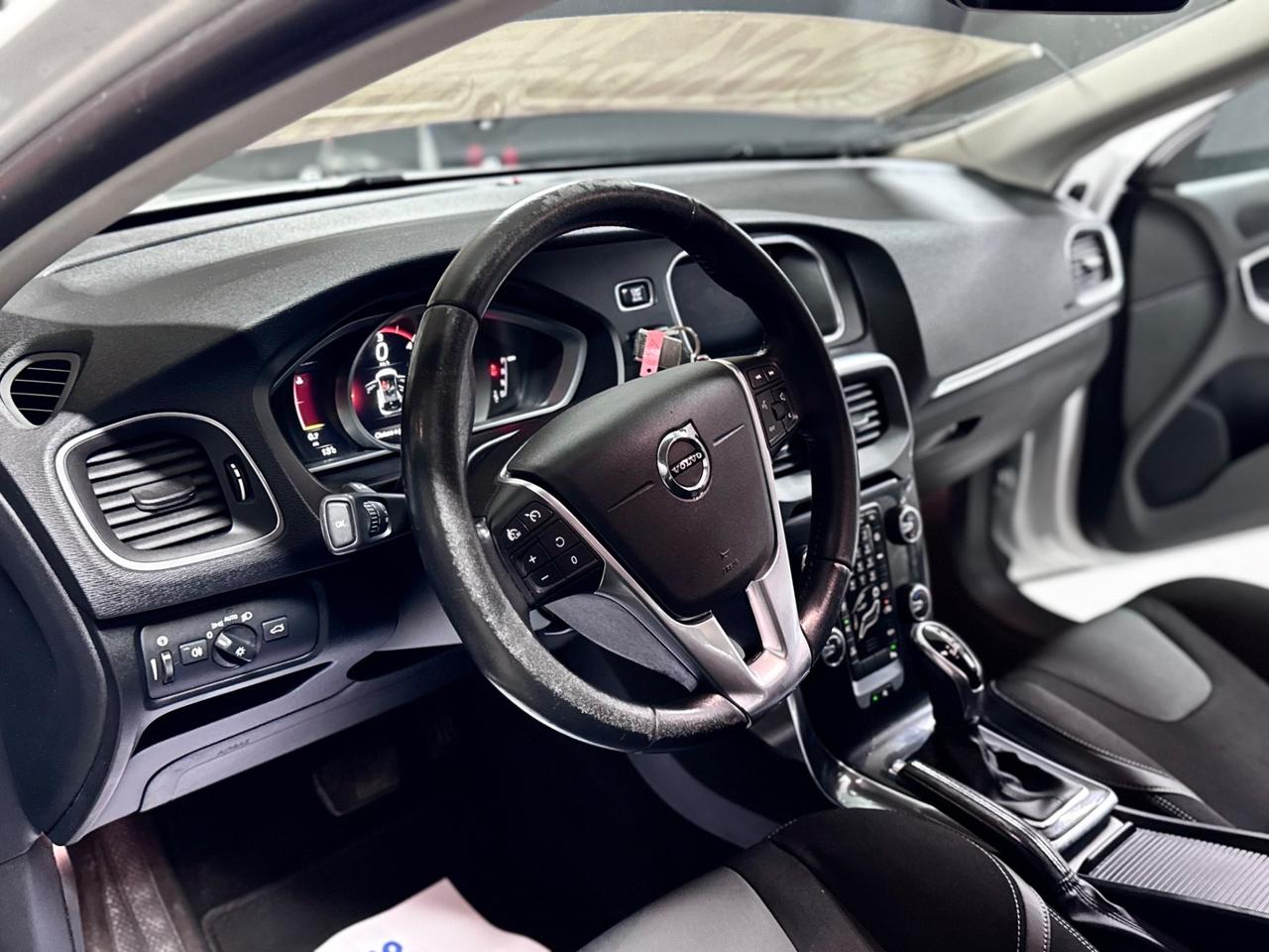 Volvo V40 R 2.0 Diesel 110cv Auto 2016 Euro 6b