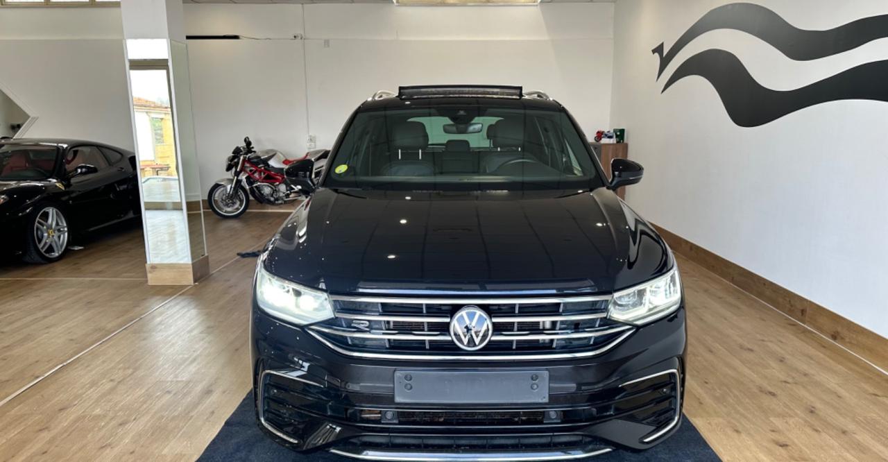 Volkswagen Tiguan 2.0 TDI 150 CV SCR DSG R-Line tetto pelle full