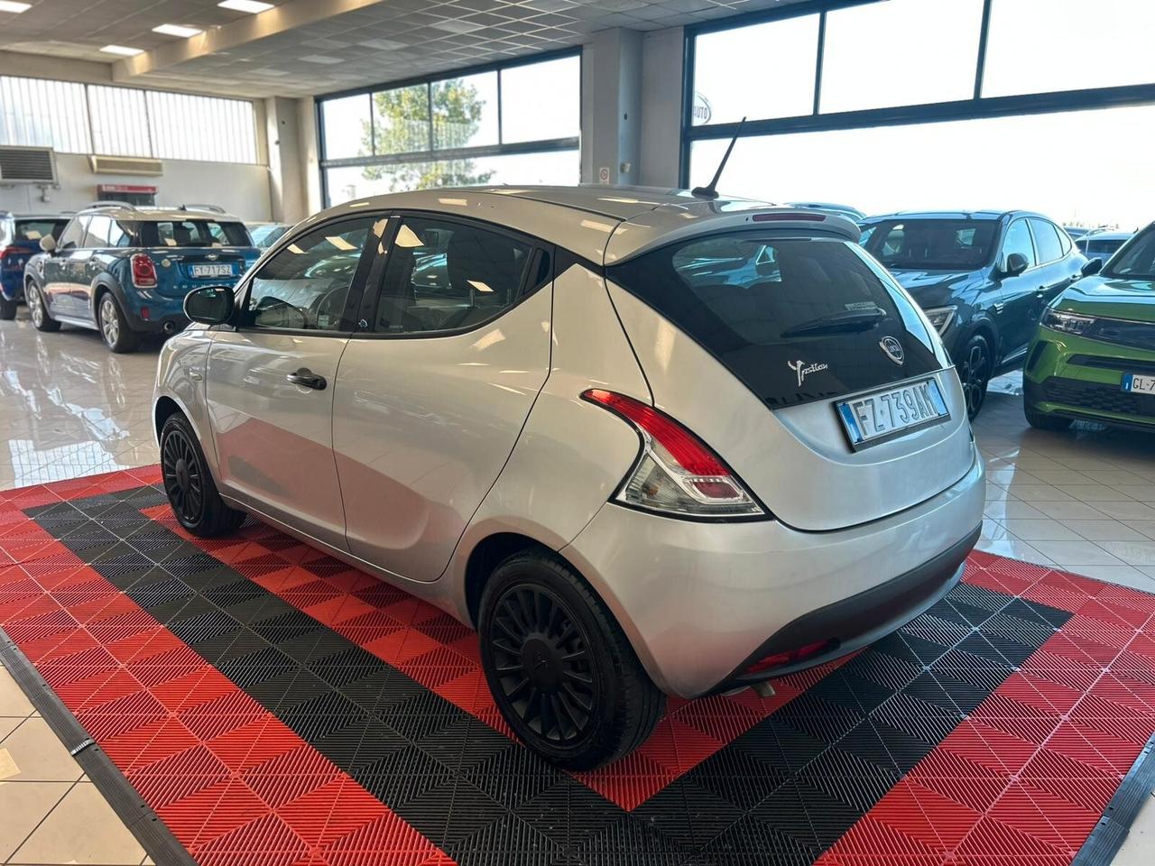 Lancia Ypsilon 1.2 69 CV 5 porte S&S Gold
