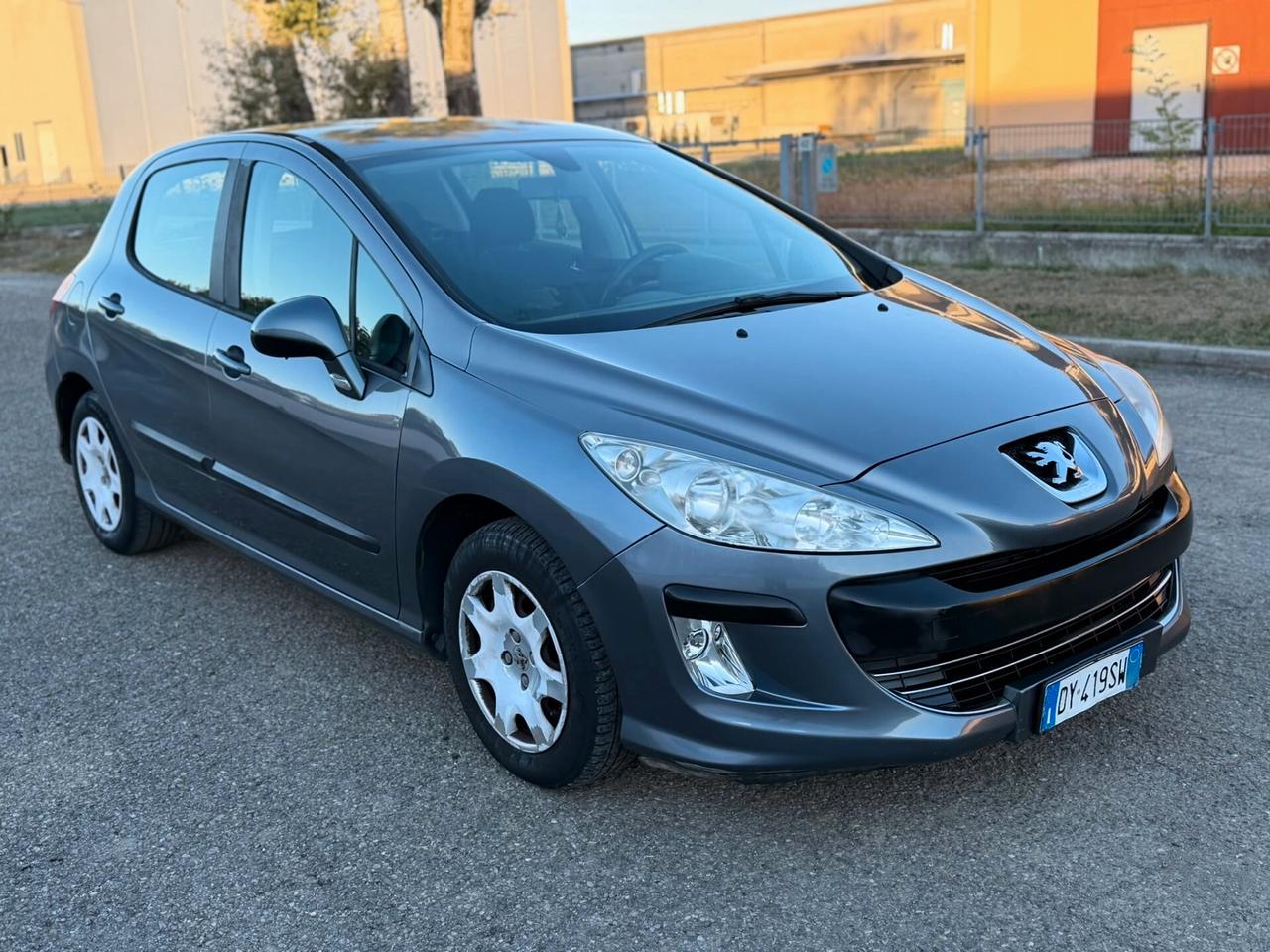 Peugeot 308 1.6 HDi 90CV NEOPATENTATI