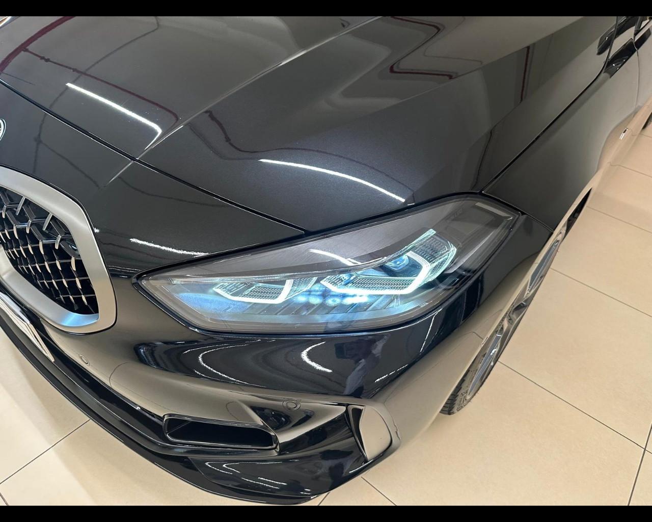 BMW Serie 1 (F40) - M 135i xDrive