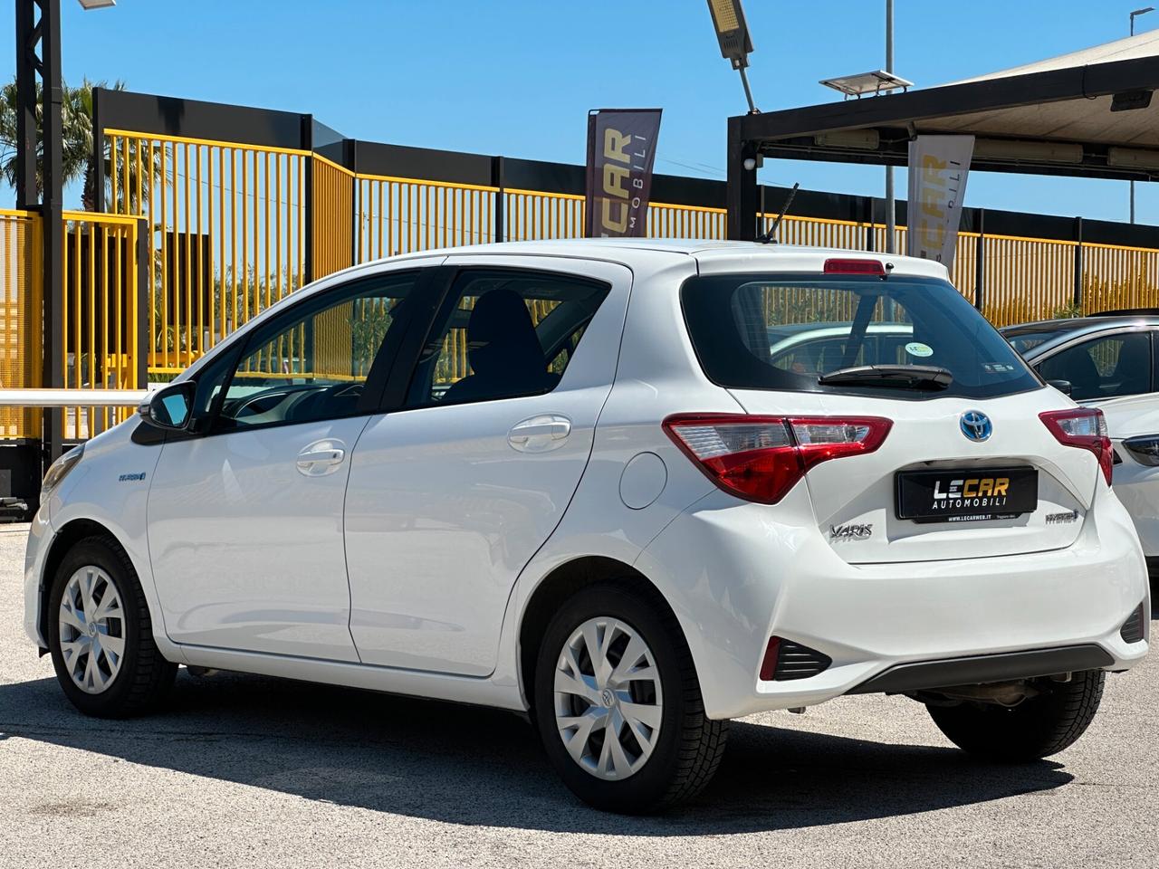 TOYOTA Yaris 1.5 Hybrid 5 porte Business