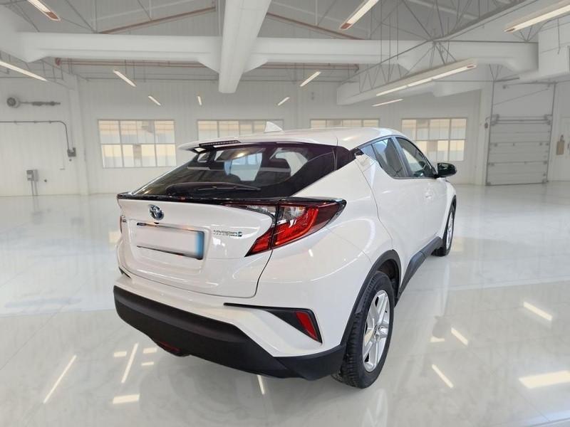 TOYOTA C-HR 1.8H 98CV E-CVT Business