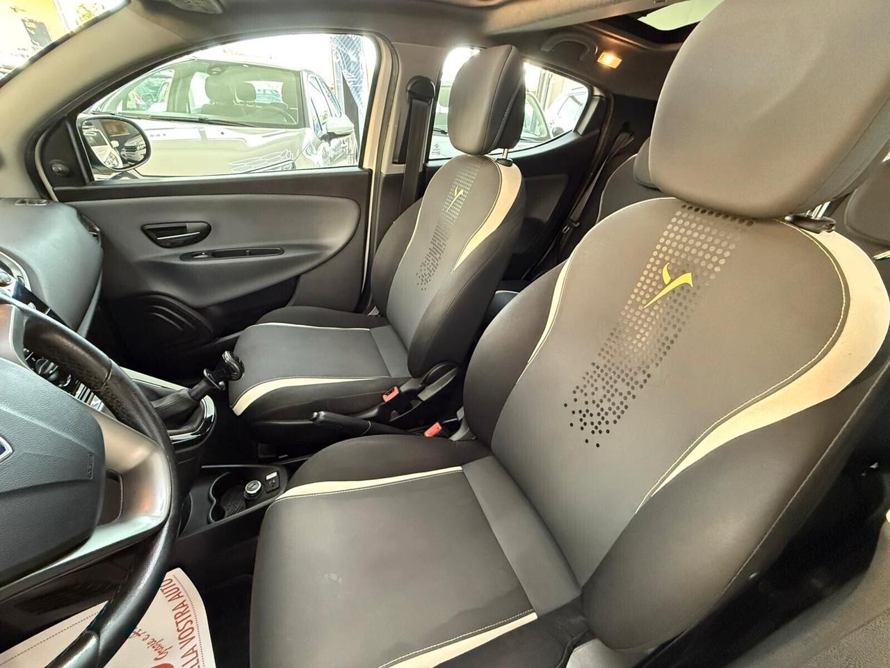 Lancia Ypsilon 1.2 69 CV GPL Tetto Apribile