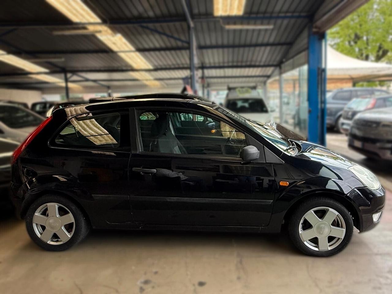 Ford Fiesta 1.2 16V 3p. Ambiente