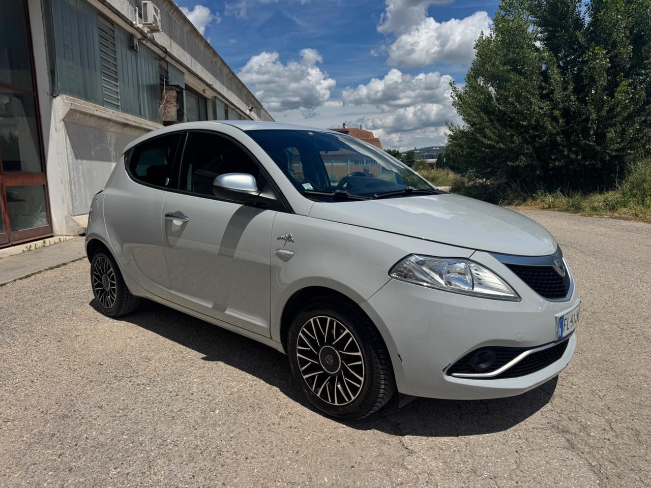 Lancia Ypsilon 1.2 69 CV 5 porte GPL Ecochic Gold