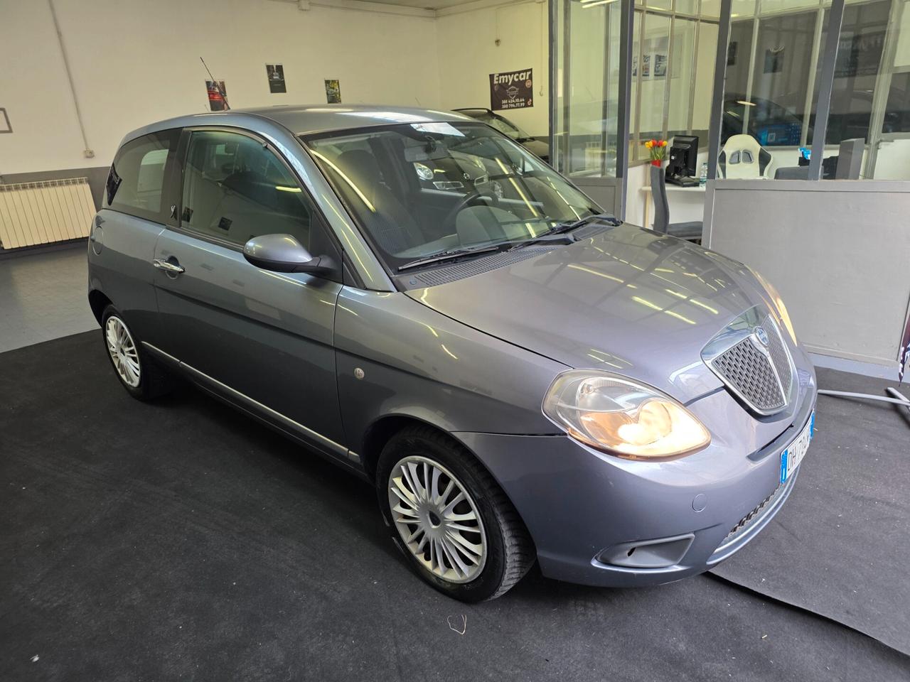 Lancia Ypsilon 1.3 MJT 75 CV Argento