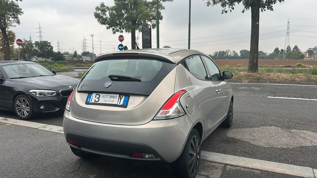 Lancia Ypsilon 1.2 69 CV 5 porte GPL Ecochic Gold