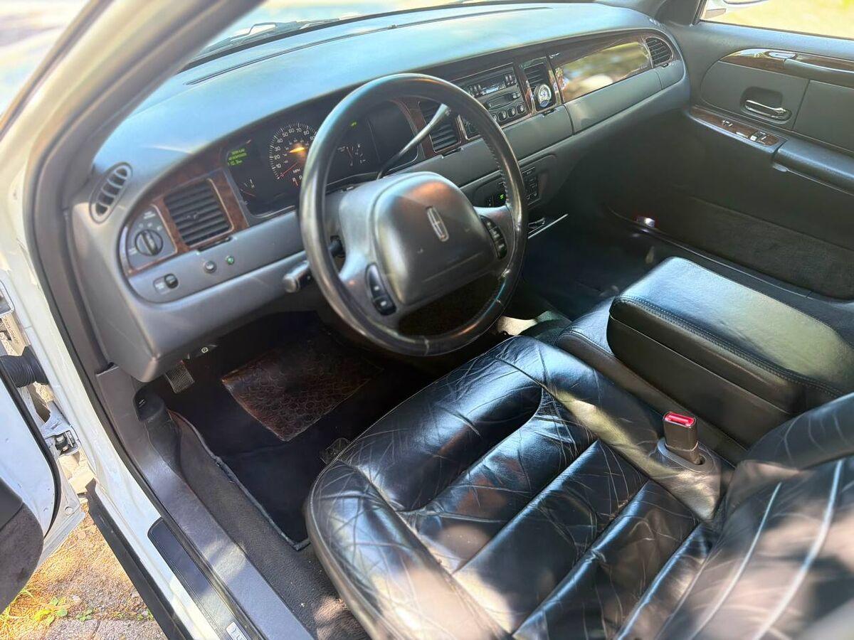 Ford Lincoln Town Car Executive Series