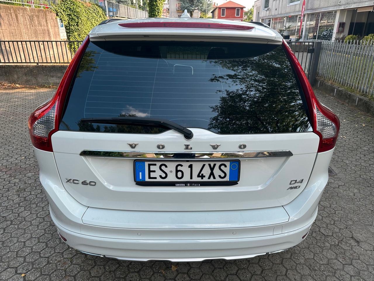 Volvo XC 60 2.4 D4 Momentum AWD 163CV Geartronic*EURO5*NAVI