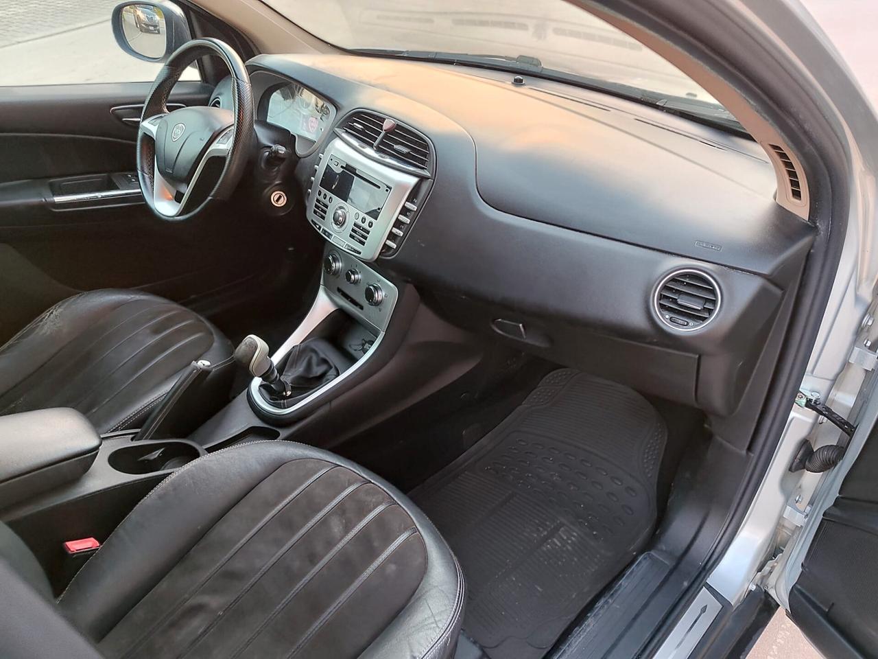 Lancia Delta 1.6 MJT DPF 2011!!