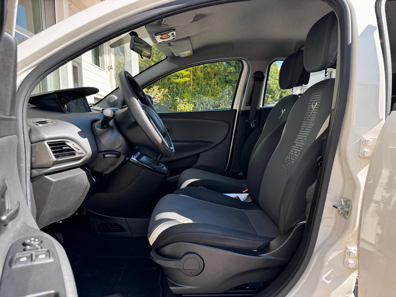 Lancia Ypsilon 0.9 TwinAir 85 CV 5 porte Metano Ecochic Elefantino, Unicoprop