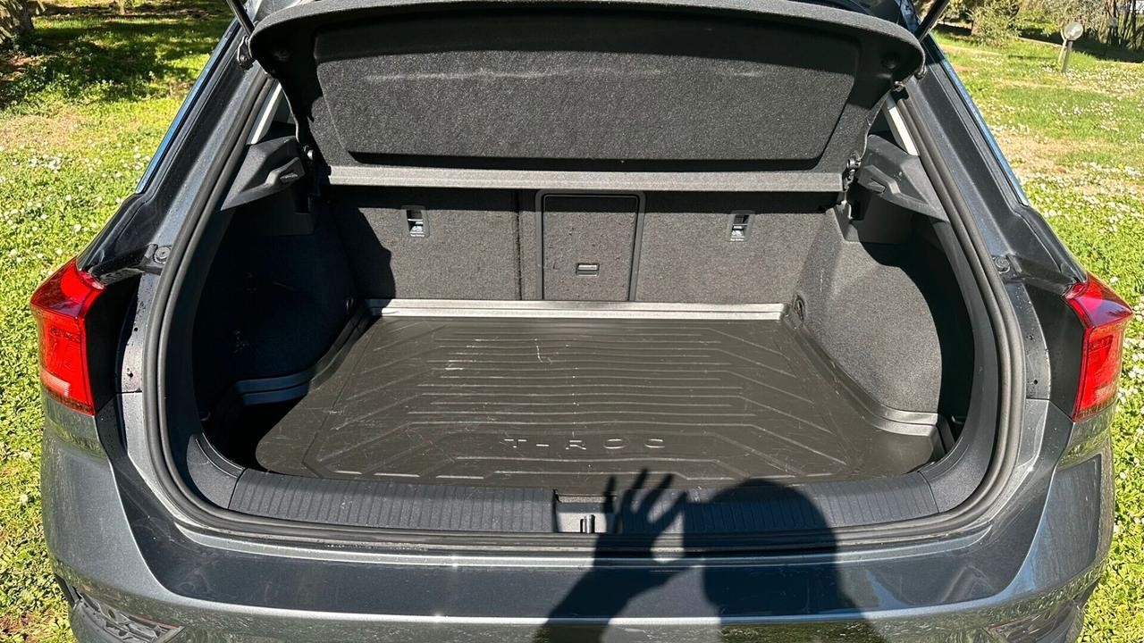 Volkswagen T-Roc 1.0 TSI Business BlueM Tech 2021 Neop LEGGI TESTO