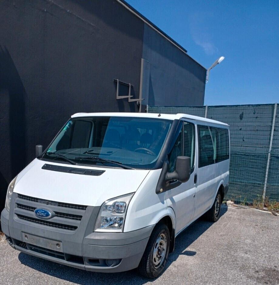 Ford Transit 9 posti 2.2 motore a catena model 2010