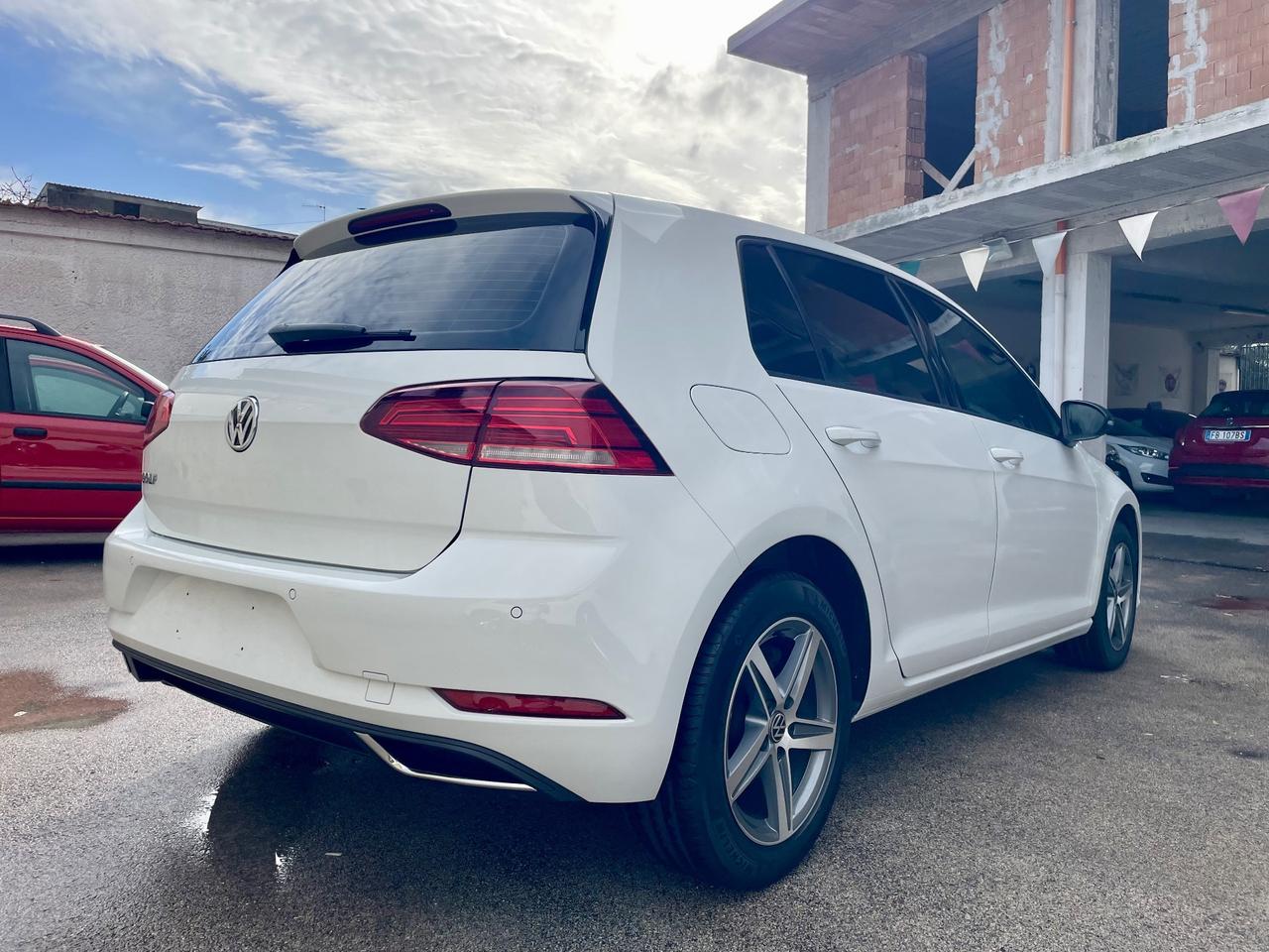 VOLKSWAGEN GOLF 7.5 1.6 TDI 90 CV SPORT DAL NORD ITALIA ADATTA PER NEOPATENTATI