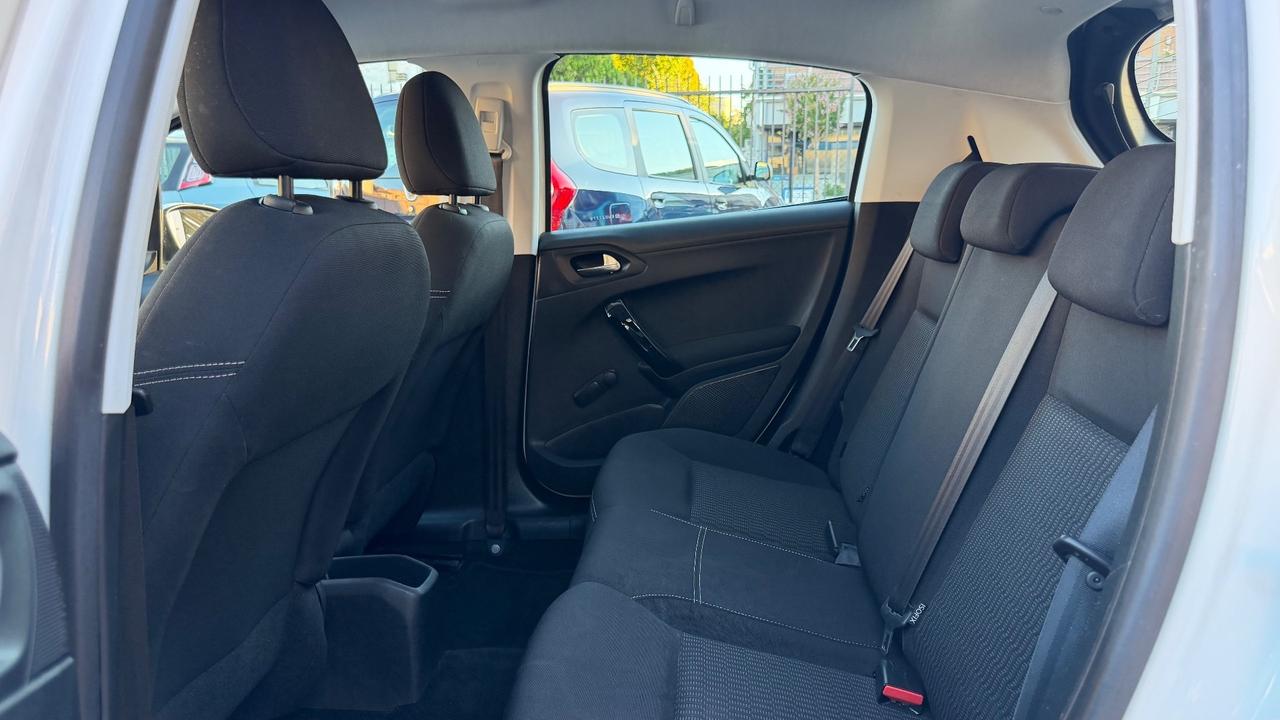 Peugeot 208 GT Line