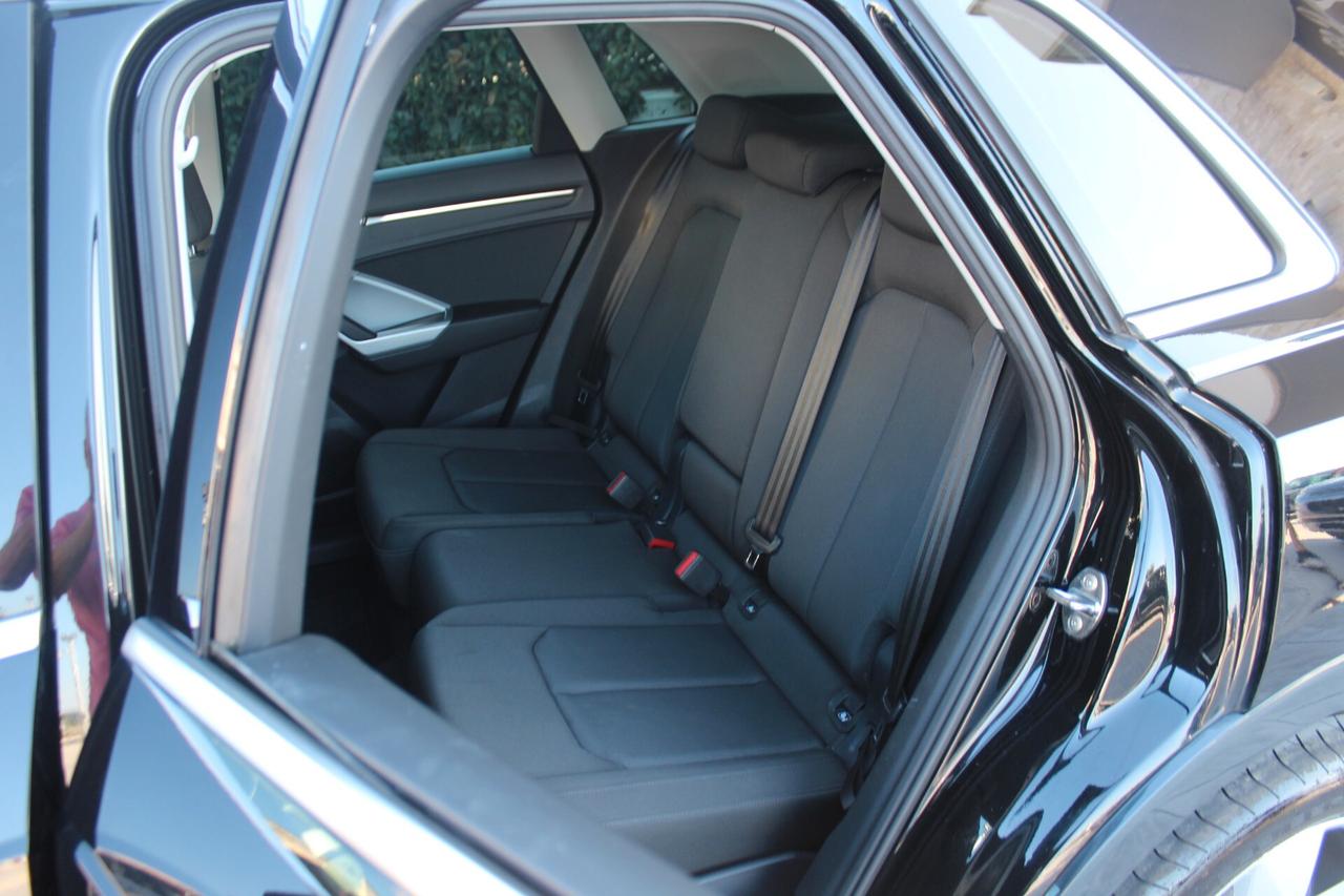 Audi Q3 35 TDI S tronic Business Advanced