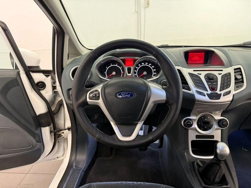 Ford Fiesta Fiesta 3p 1.4 16v + Gpl c/esp E5