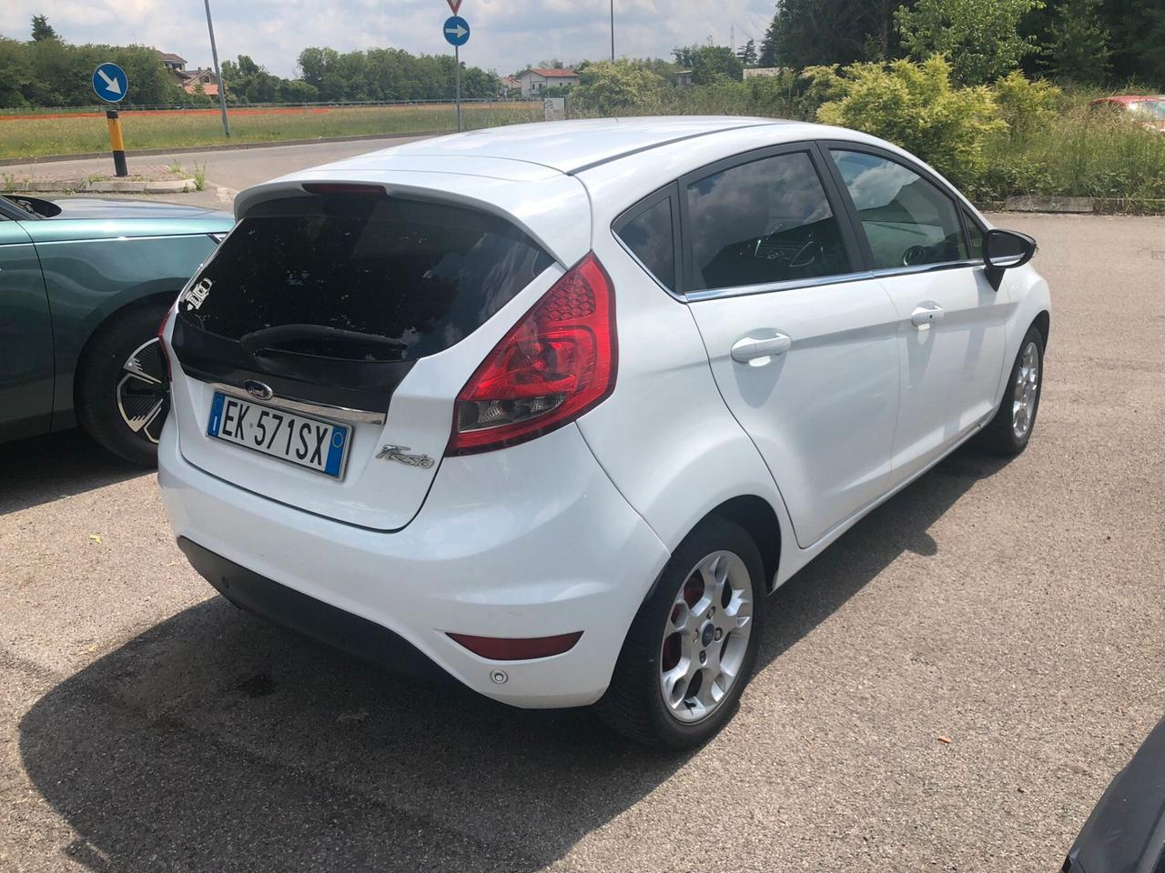 Ford Fiesta 1.4 TDCi 70CV 5 porte Titanium