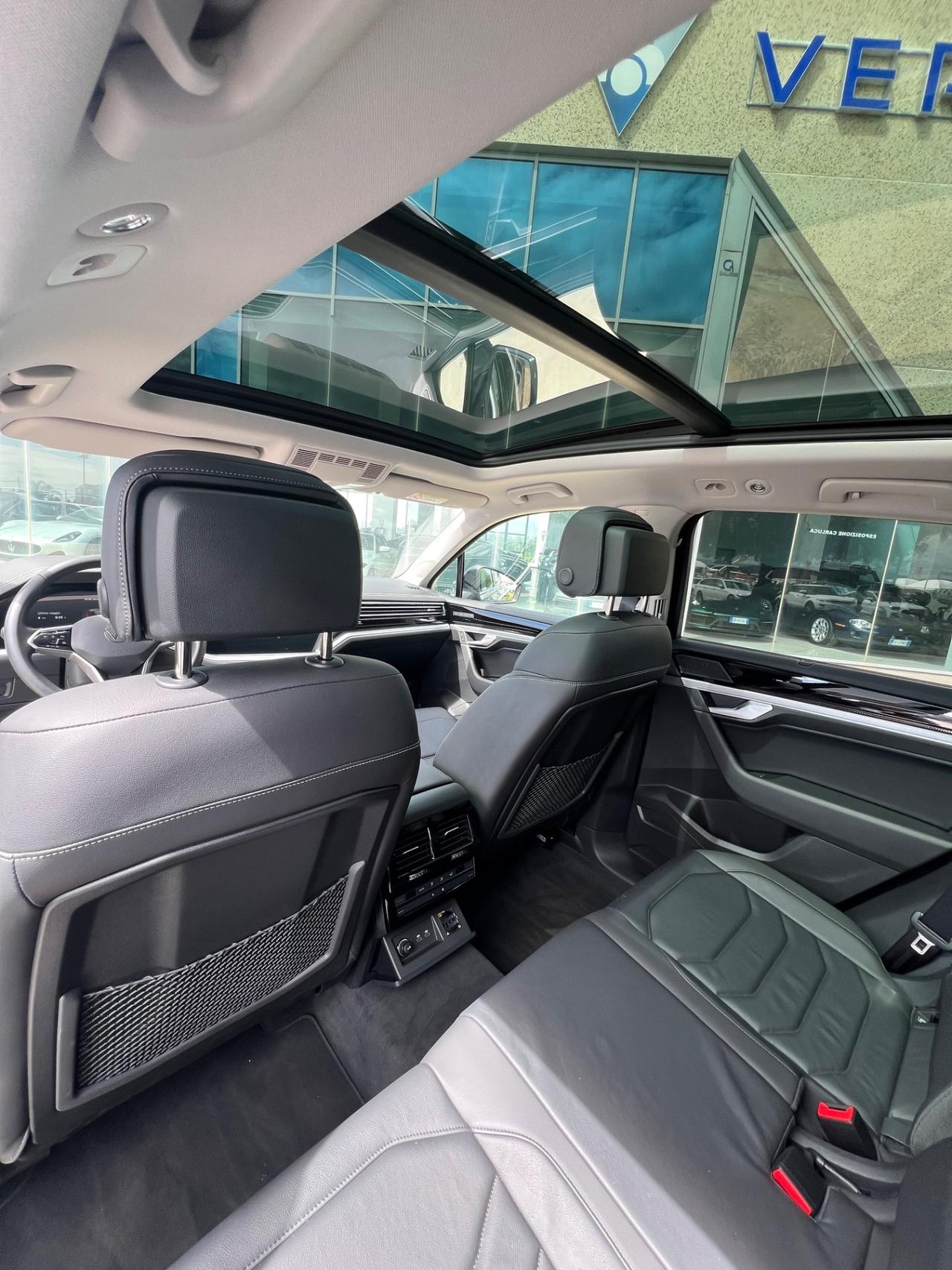 Volkswagen Touareg 3.0 V6 TSI eHybrid Elegance SCONTO DI €44.100