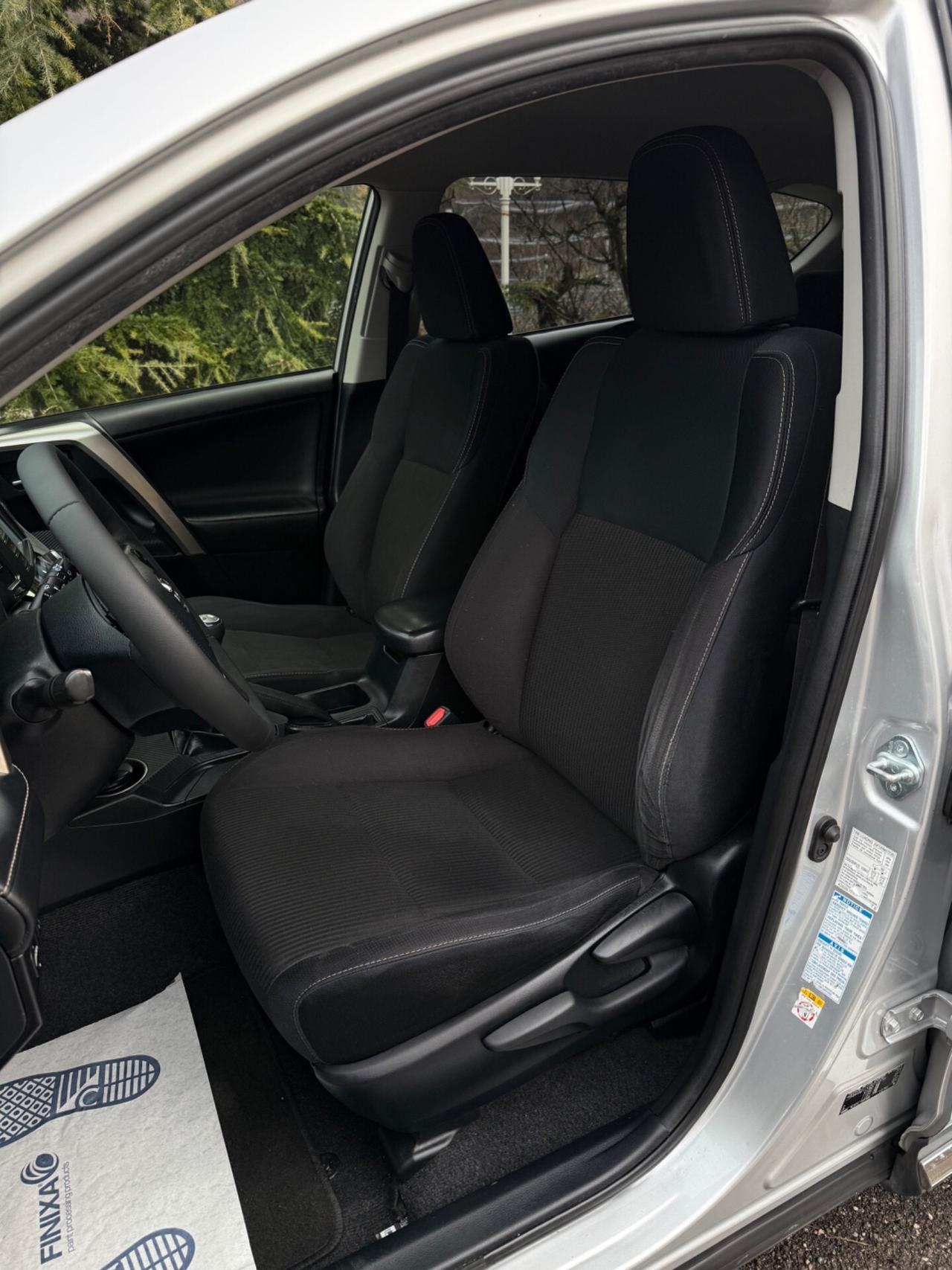 Toyota RAV 4 RAV4 2.0 D-4D 4WD Lounge White Ed.