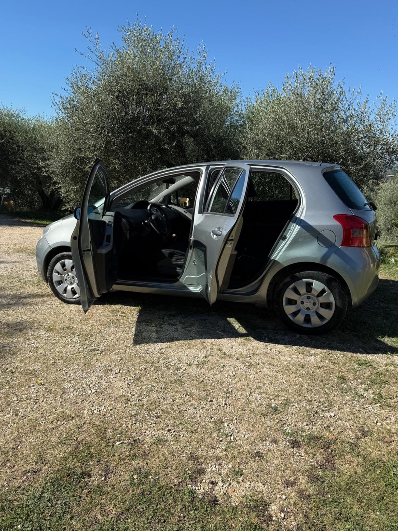 Toyota Yaris 1.0 5 porte Sol
